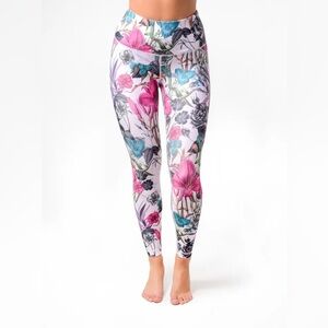 Playground Active White Floral Leggings Sz M